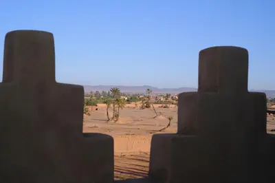 a view of the desert from the ruins of a building at Dar Amali, villa spacieuse 9ch avec piscine en exclusivité in Marrakech