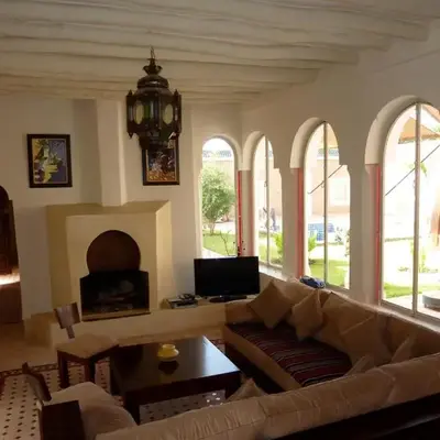 Exceptionnelle Villa riad avec cuisinière-Piscine chauffée-Fibre internet