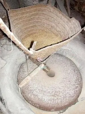 a close up of a bowl with a rope at hotel DIJON ouzoud in Ouzoud