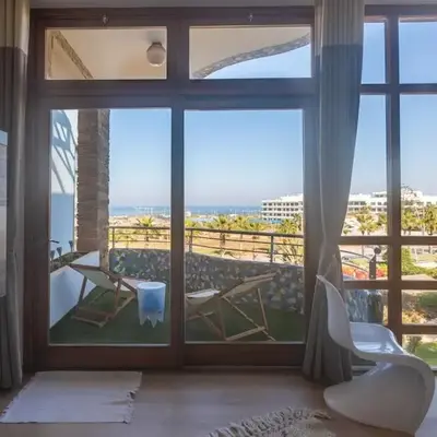 Refined studio with sea view