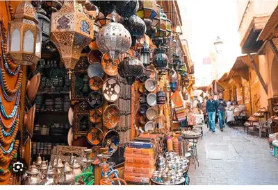 a market with many different types of items on display at Charmant appartement avec Wifi in Fès