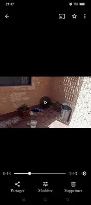 a screenshot of a picture of a room at Cabanon à louer à Mohammedia in Oulad Akkou
