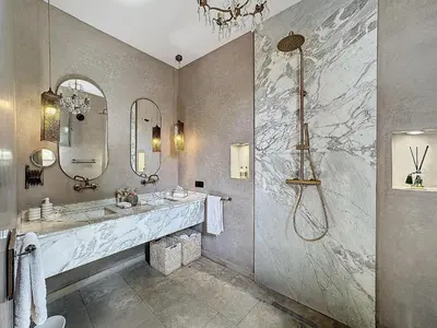 a bathroom with a large sink and a shower at Villa Paschmina, petit-déjeuner inclus in Ourika