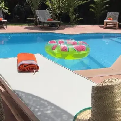 Chambre d'hôtes dans luxueuse villa avec piscine