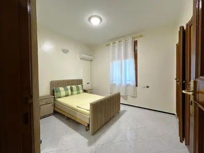 a hospital room with a bed and a window at Appartement Spacieux résidence privée surveiller in Fès
