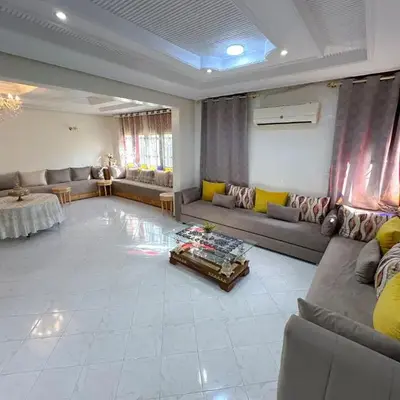 Appartement Spacieux résidence privée surveiller