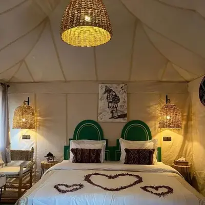Lunanir lodge Camp
