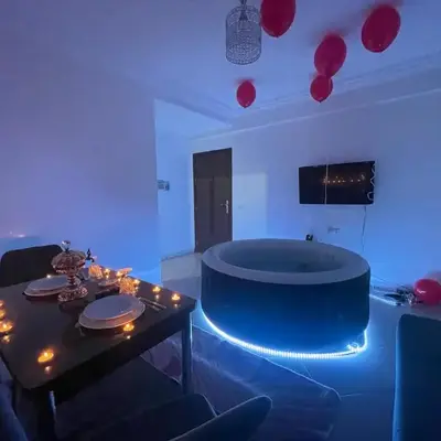 Luxury Jacuzzi Apartment with Romantic Decoration