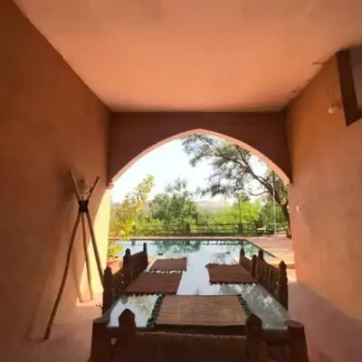 Ouberge 'loassis house