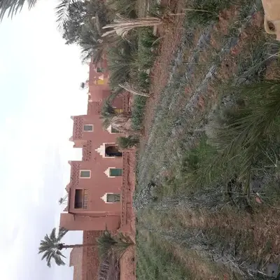 Auberge jnane dar diafa se trouve au centre de tamegrouteface de la bibiotheque