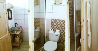 a bathroom with a toilet and a sink at Dar Yan in Er Rachidia